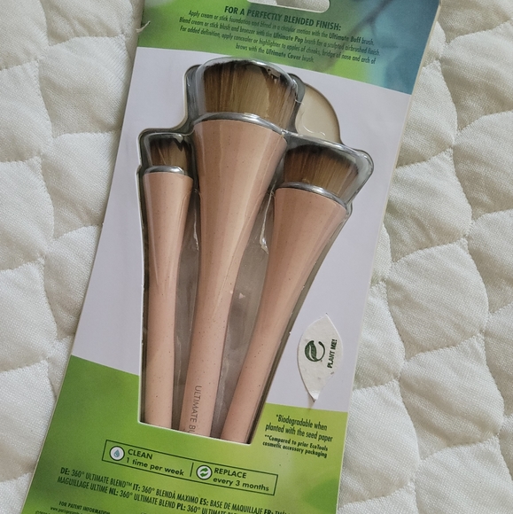 EcoTools 360 Ultimate Blend makeup brushes - Picture 2 of 2